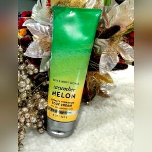 Bath And Body Works Cucumber Melon ultimate hydration body cream New!